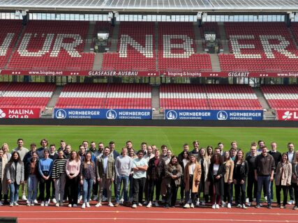 Zum Artikel "Kick-Off für zwei Praxisseminare in Kooperation mit dem 1. FC Nürnberg im Max-Morlock-Stadion"