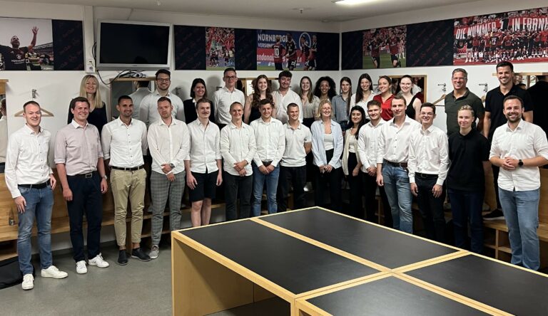 Abschlusspräsentationen der Seminare „Stretegische Herausforderungen im Profifußball“ und „Problemlösung und Kommunikation“