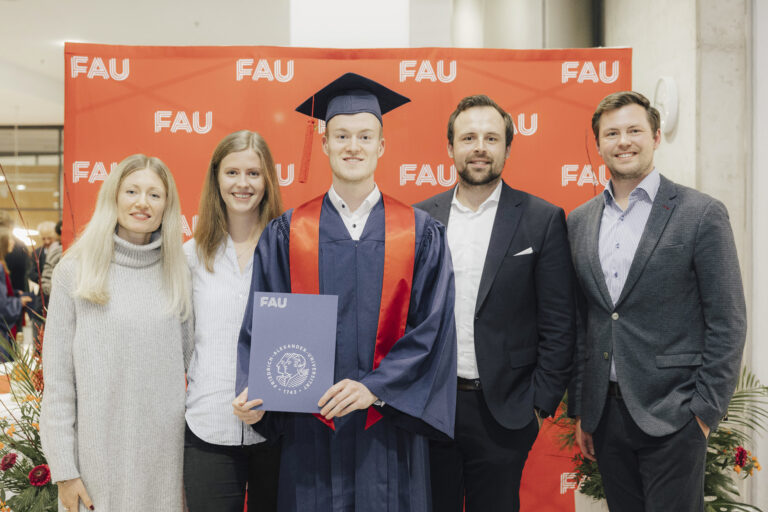Promotionsfeier: Glückwunsch an Dr. Tobias Reif!