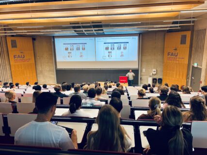 Symbolbild zum Artikel. Der Link öffnet das Bild in einer großen Anzeige.